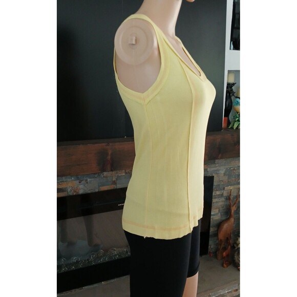 AEMI & CO Women's Small Yellow Knit Casual Light inside out look Tank Top New - Picture 5 of 13
